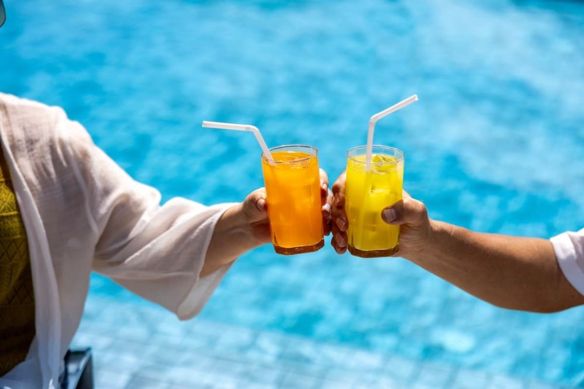 Making Connections at Aspire | Two People having a drink